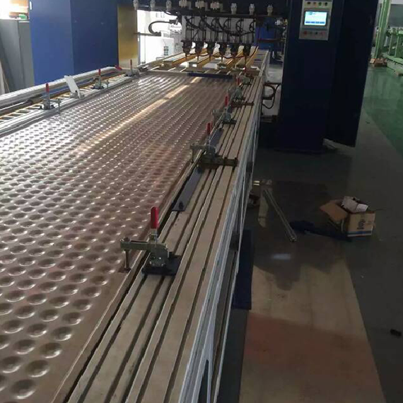 鍋爐板式換熱器自動點(diǎn)焊機(jī)