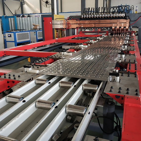 板式換熱器自動龍門點焊機(jī)