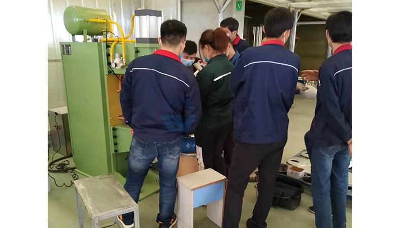 調試聊城魯環中頻點焊機 (1)